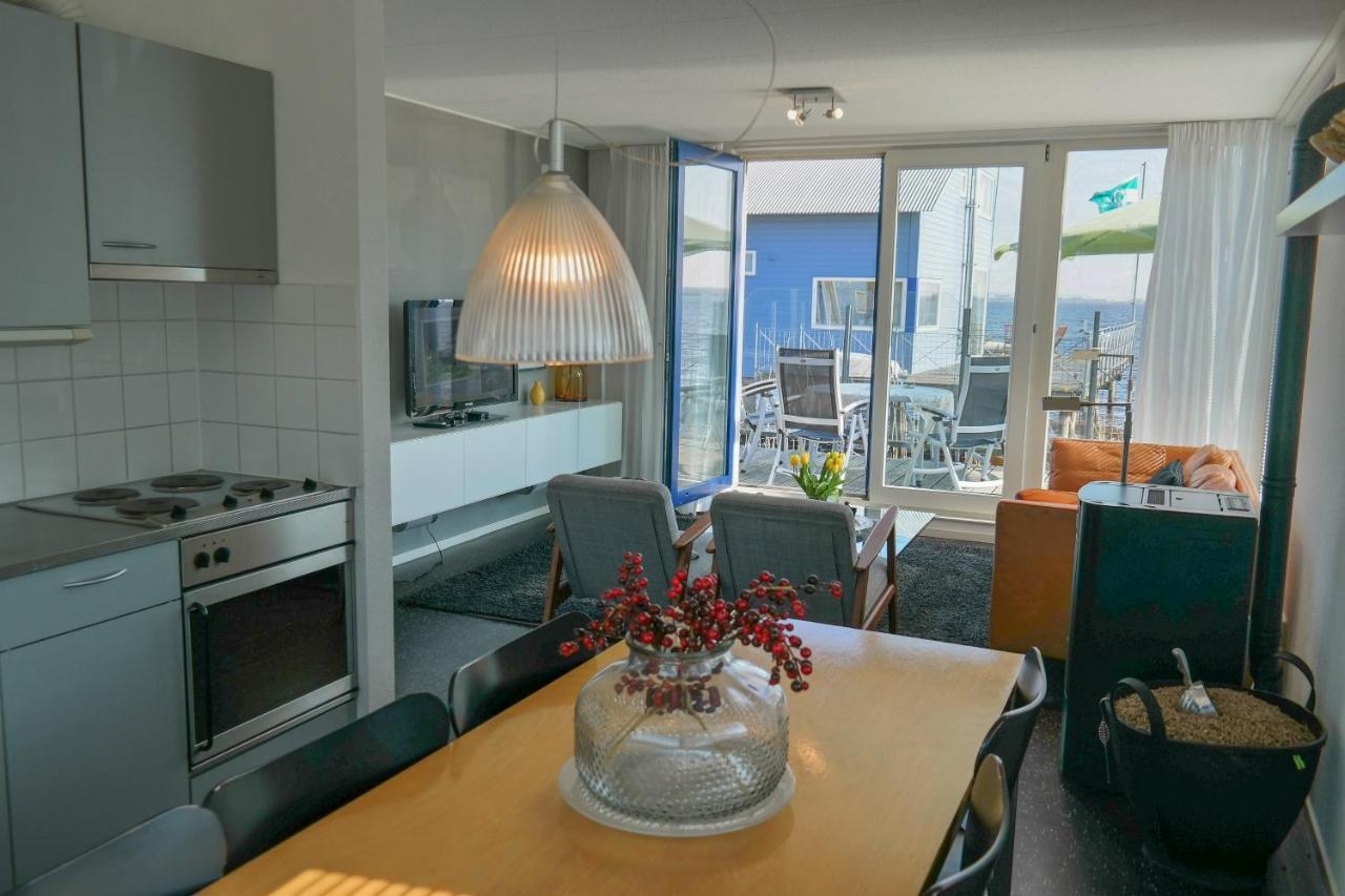 6 Pers. Waterfront Home Seeblick, Equipped Stilt House On The Water Anjum Exterior foto